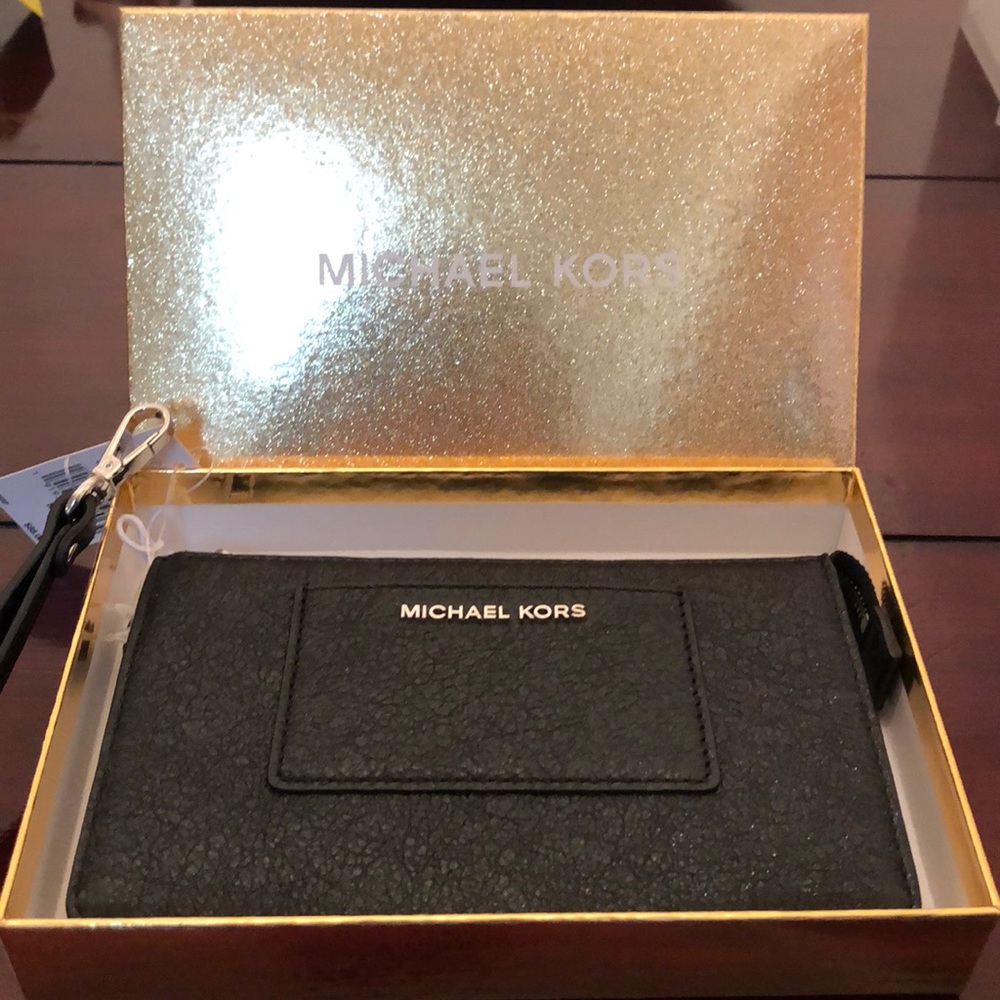 Michael Kors wristlet